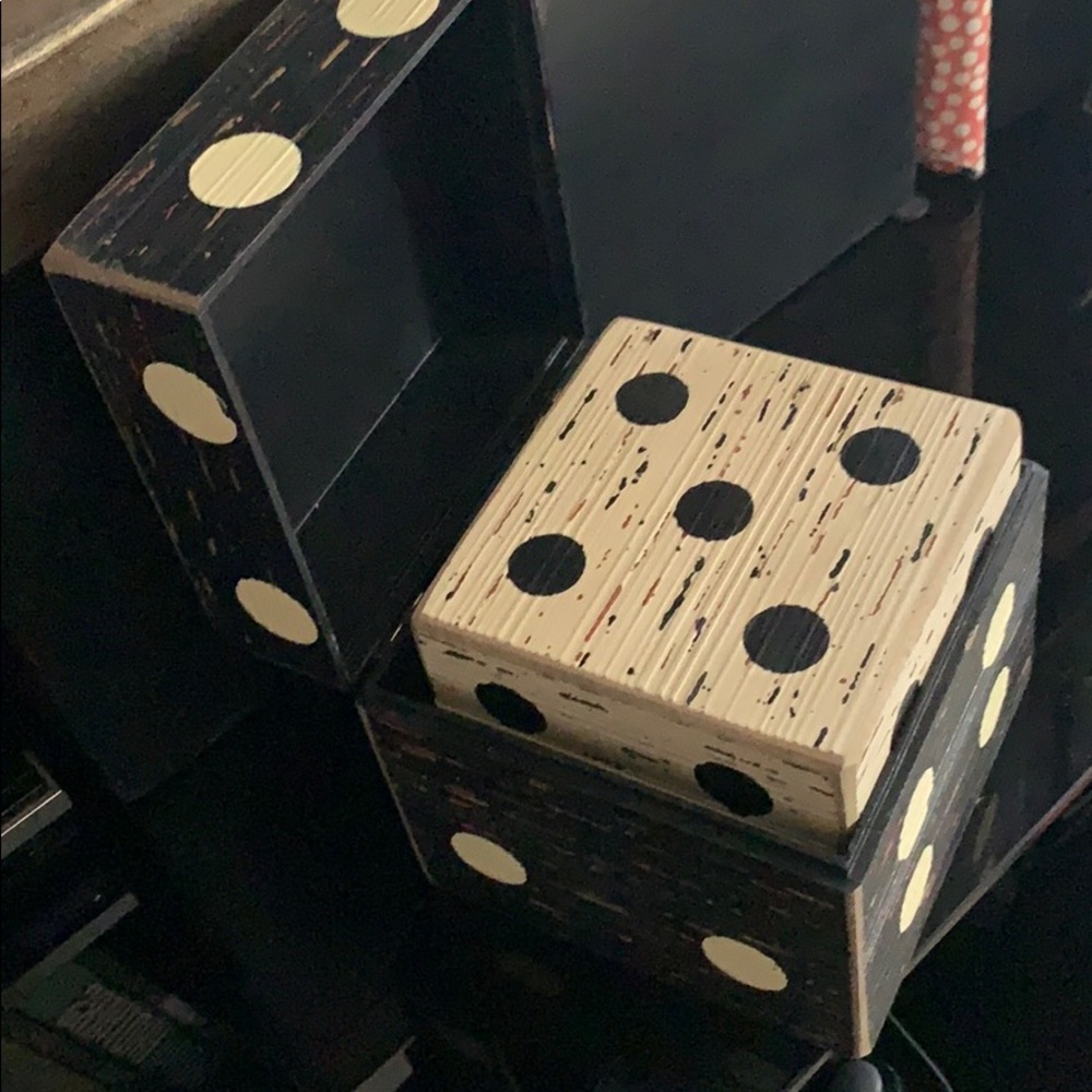 Dice Box Set - Picture 6 of 6